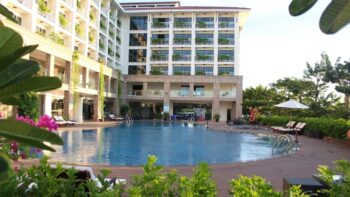 Muong-Thanh-Hoi-An-Ho-boi-ngoai-troi