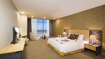 Mường Thanh Luxury Nha Trang - Deluxe King Ocean View