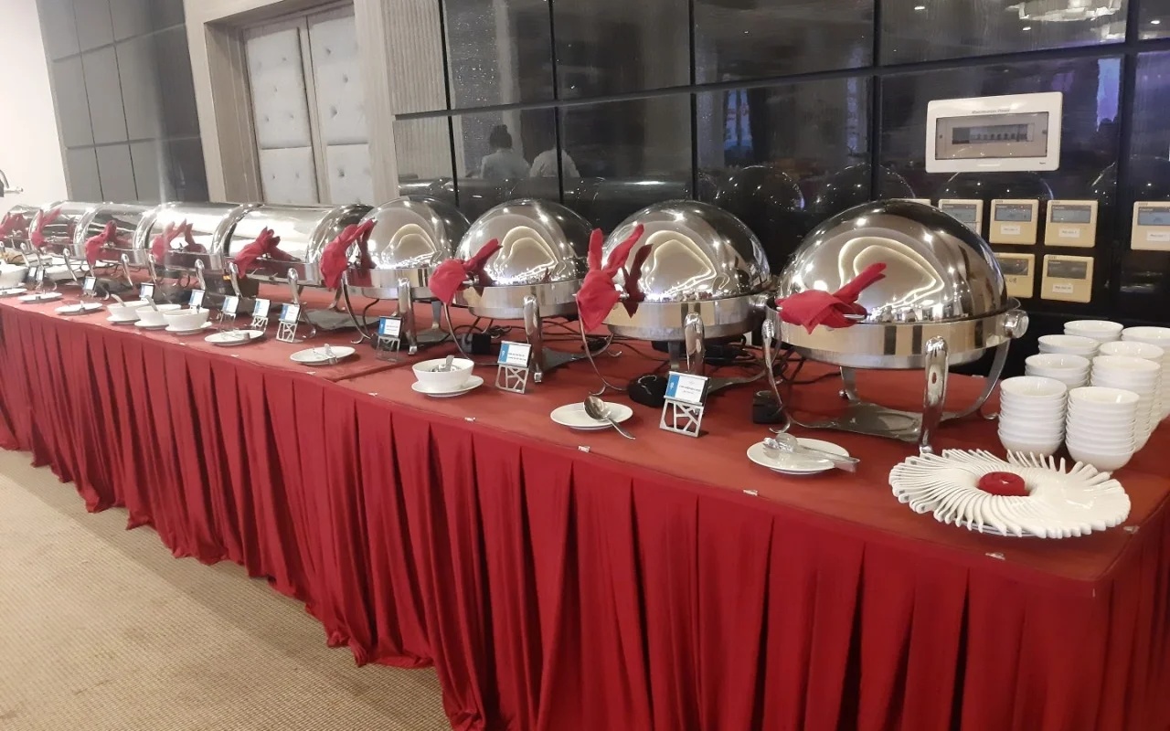 Muong-Thanh-Holiday-Mui-Ne-Nha-hang-Buffet Muong-Thanh-Holiday-Mui-Ne-Nha-hang-Buffet