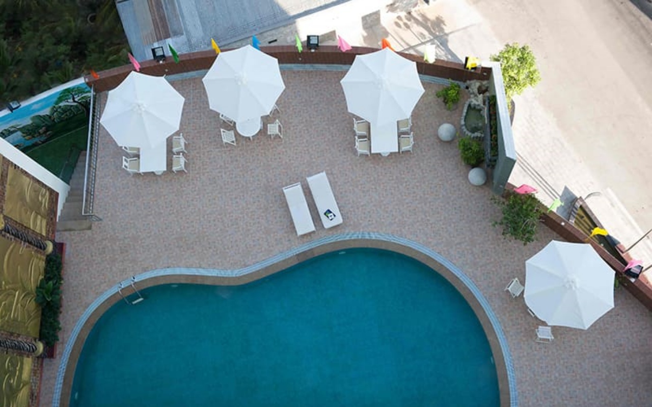 Khách sạn Mường Thanh Grand Nha Trang - Bể bơi Khách sạn Mường Thanh Grand Nha Trang - Bể bơi