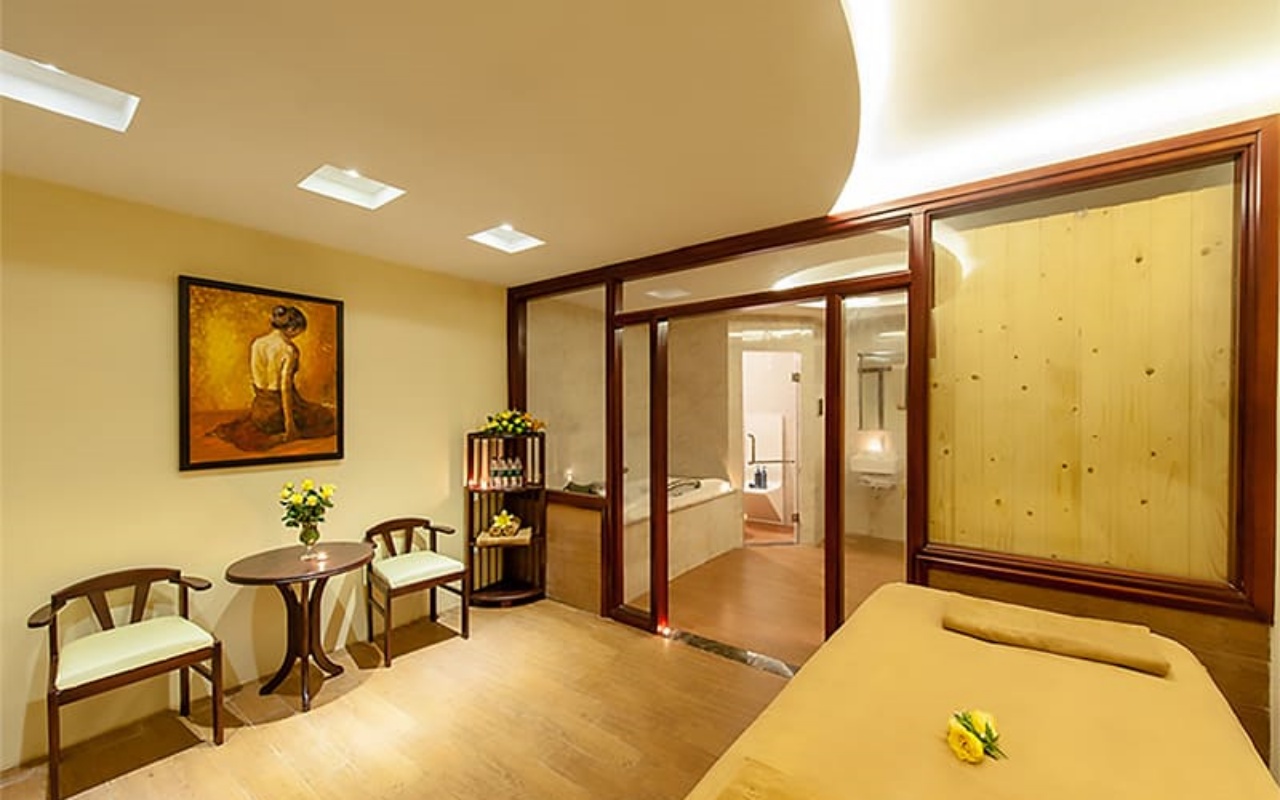 Khách sạn Mường Thanh Grand Nha Trang - REINA Spa & Massage Khách sạn Mường Thanh Grand Nha Trang - REINA Spa & Massage