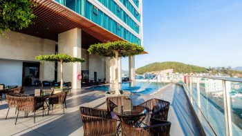 Khách sạn Mường Thanh Luxury Viễn Triều - Bể bơi